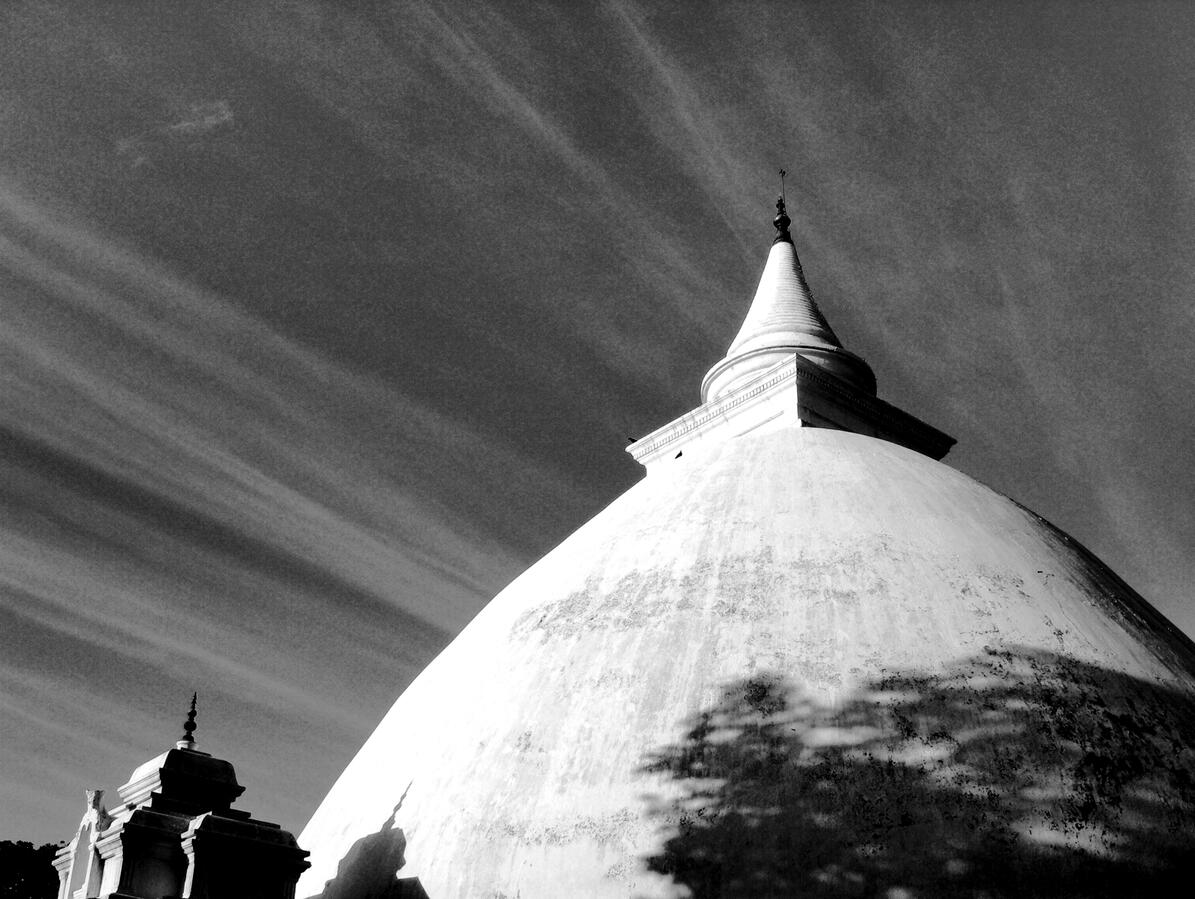 &quot;Faith is never black and white&quot; - Kelaniya Temple, Sri Lanka